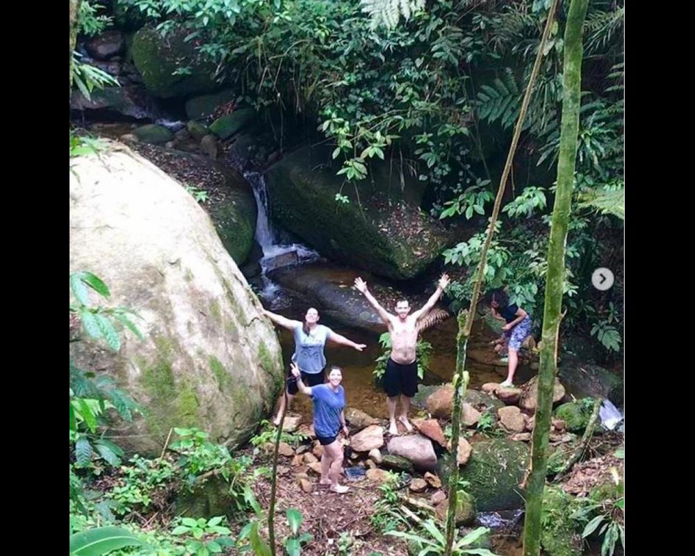 Floresta Encantada Chalés e Camping 