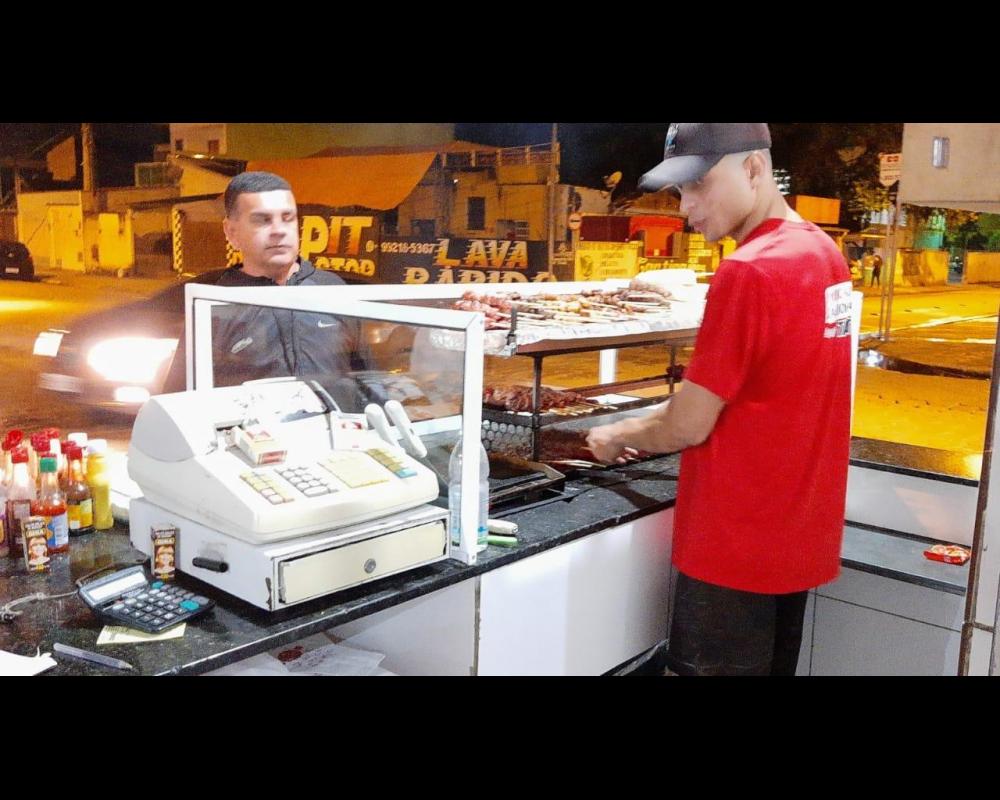 Mercado 24h e Parada do Espeto
