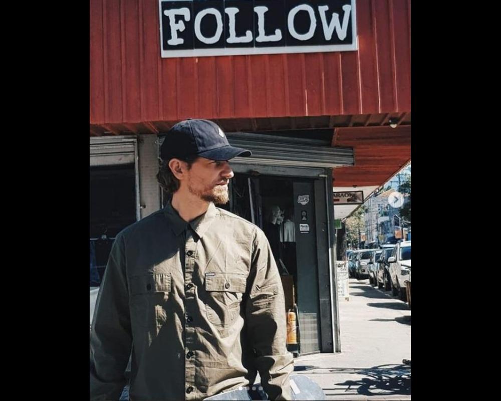 FOLLOW Board Store