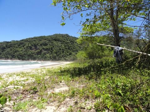 Praia Brava do Camburi