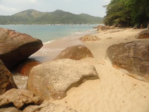 Praia Brava do Perequê-Mirim
